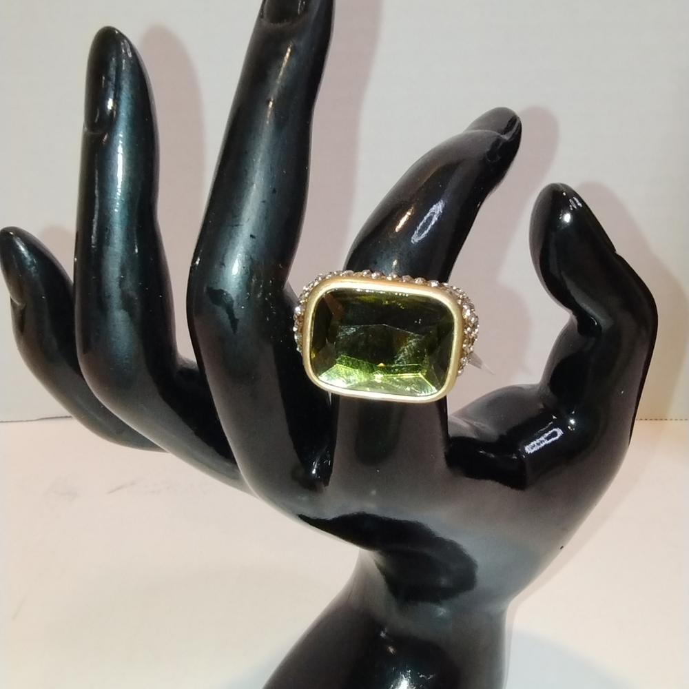 Vintage Lia Sophia Gold Tone Green Crystal & Pave Crystals Ring Size 7 No. 63603